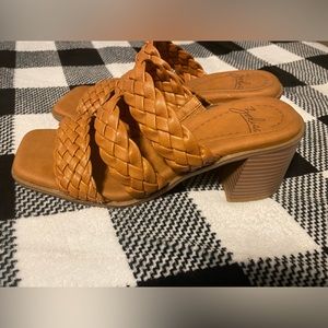 Brown leather 4” shoes